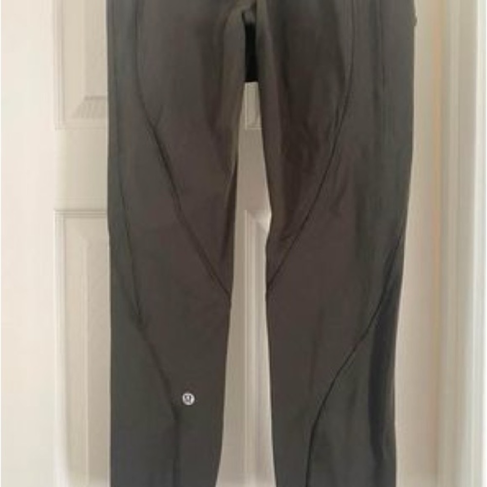 Fast and free Lululemon cropped leggings